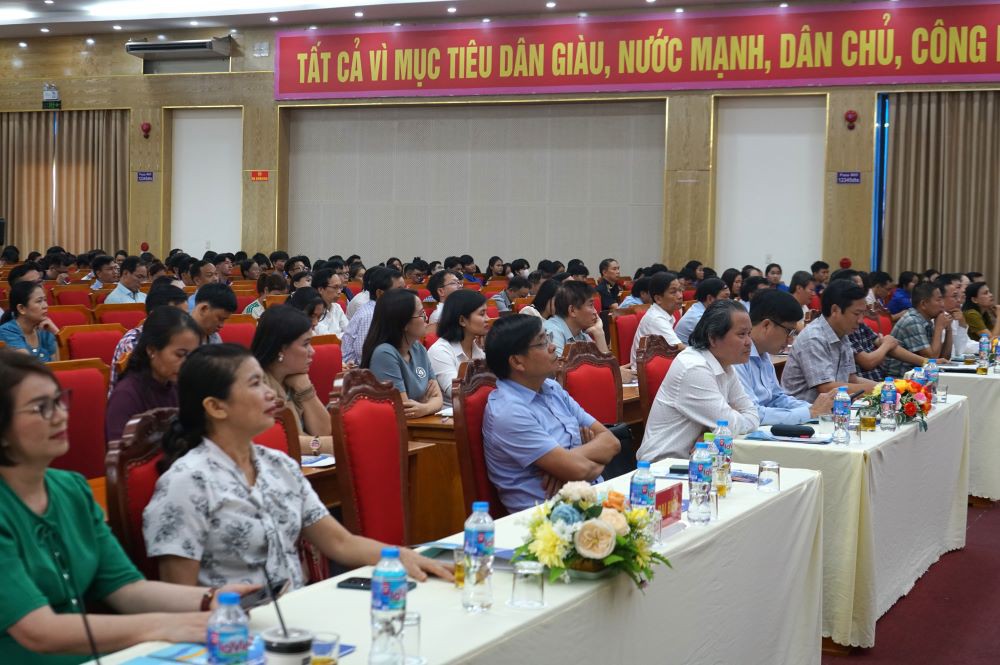 C&aacute;c đại biểu tham dự buổi thuyết tr&igrave;nh - Ảnh: L.T